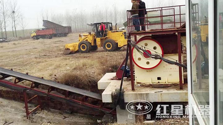 優(yōu)質(zhì)顎式破碎機(jī)生產(chǎn)過(guò)程 優(yōu)質(zhì)顎式破碎機(jī)生產(chǎn)過(guò)程