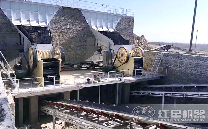 細(xì)顎破碎機(jī)客戶現(xiàn)場 細(xì)顎破碎機(jī)客戶現(xiàn)場
